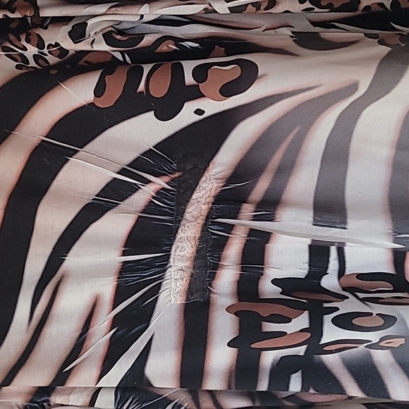 Cache - Picture 4 of 4